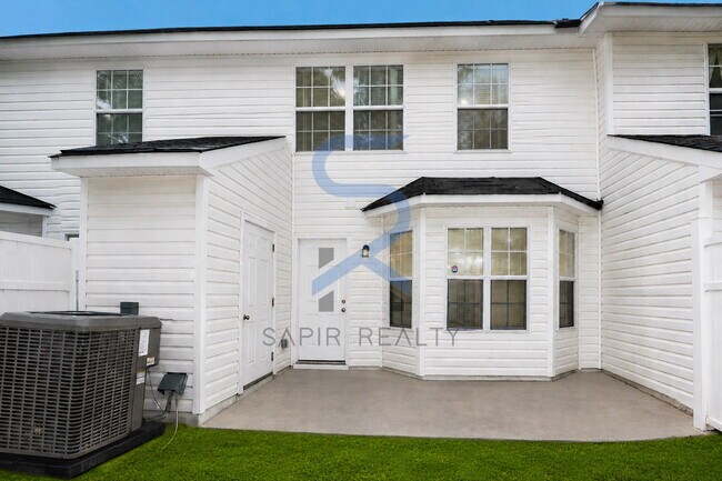 Building Photo - Prime Community Living – 2BR/2.5BA in Covington Station