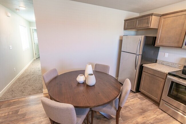 Building Photo - Beautiful Bridgestone Crossing Townhome