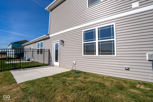 Building Photo - 6267 Wasco Dr