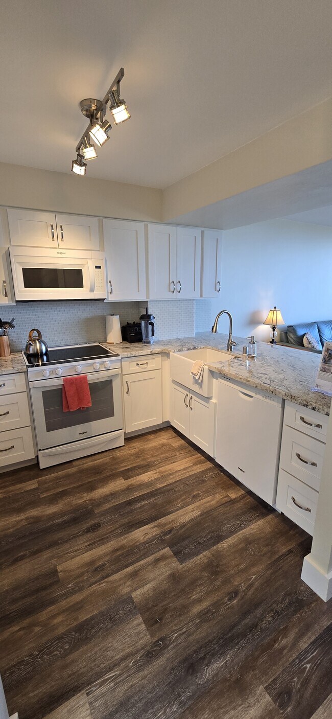 Building Photo - 84-740-710 Kili Dr