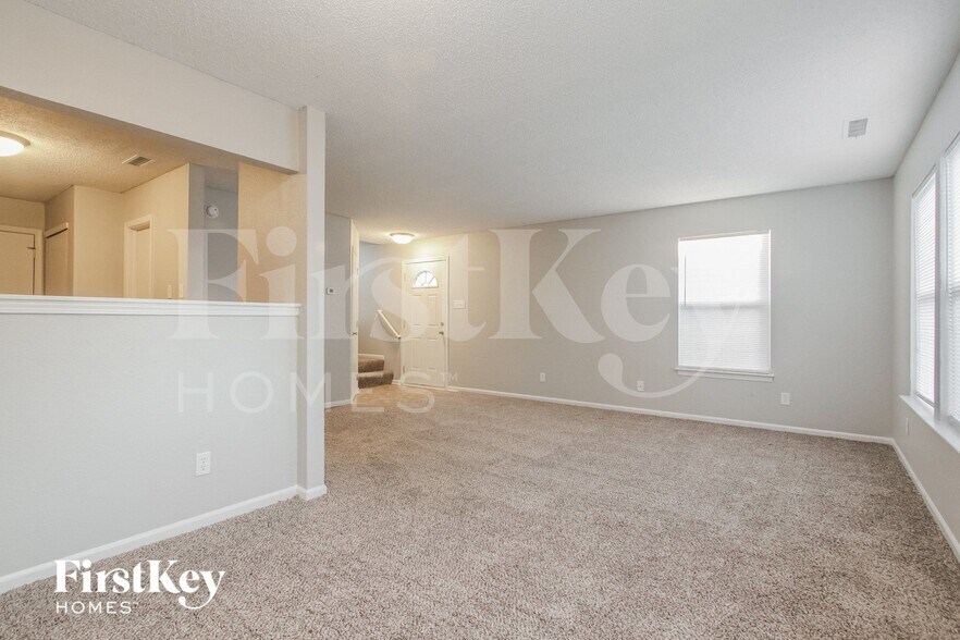 Building Photo - 10870 Sweetsen Rd