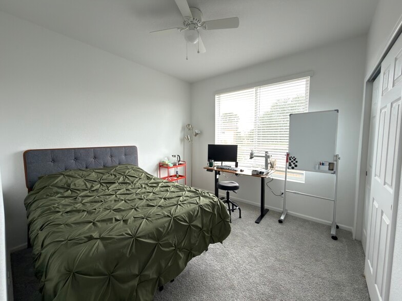 Bedroom 2 - 2434 Vanhoutte Vw