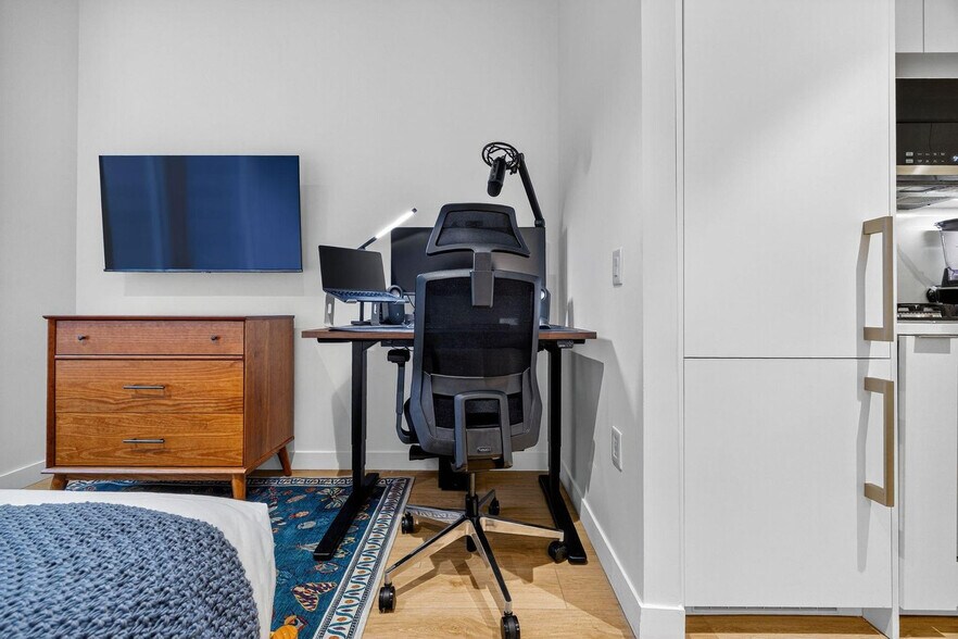 Building Photo - 160 Water St