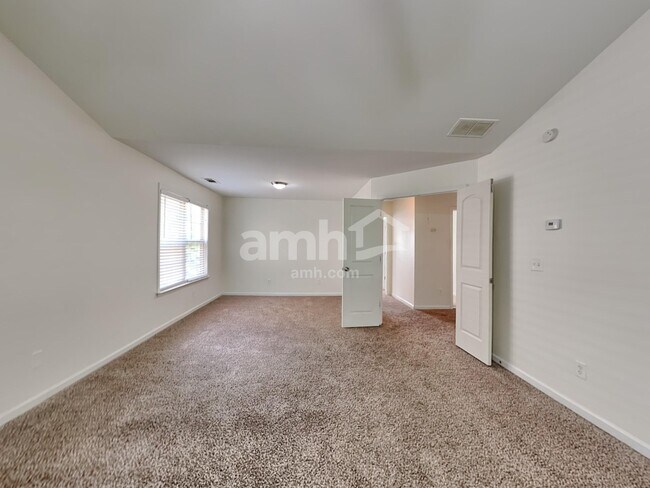 Building Photo - 781 Sonoma Dr SW