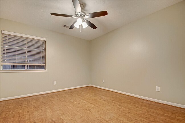 Building Photo - 4611 Summer Lakes