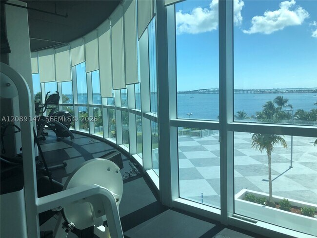 Building Photo - 2101 Brickell Ave