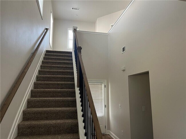 Building Photo - 5200 Fox Den Rd