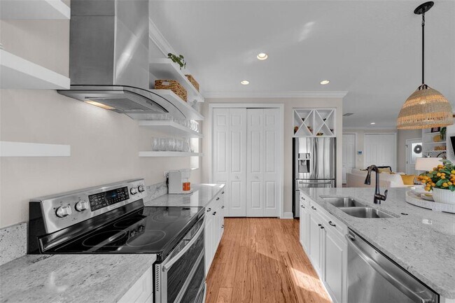 Building Photo - 12116 Lagoon Ln