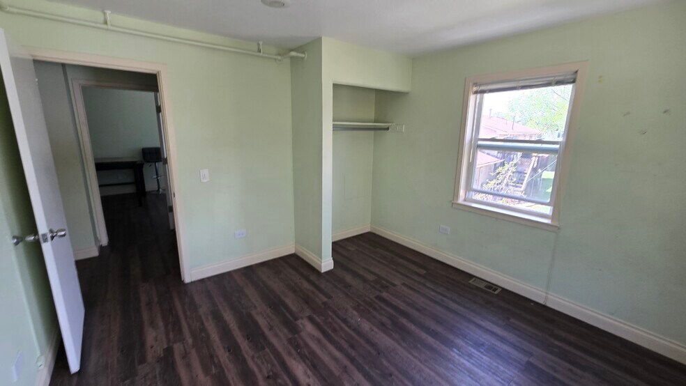 Building Photo - 565 W 96th Ave