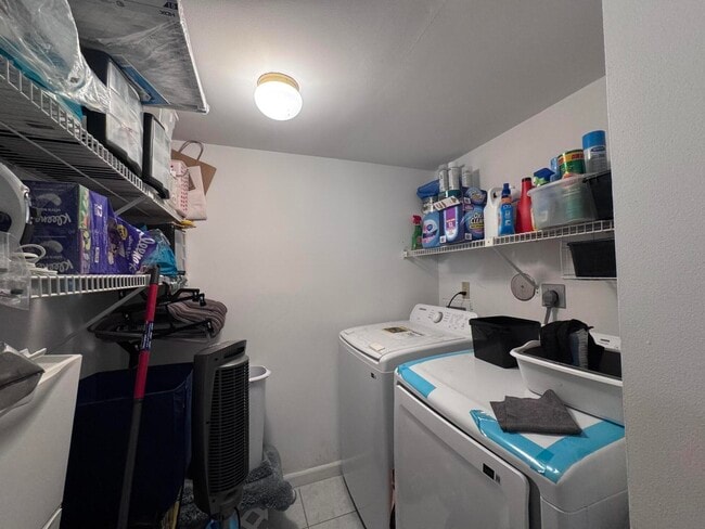 Building Photo - 3676 Alder Dr