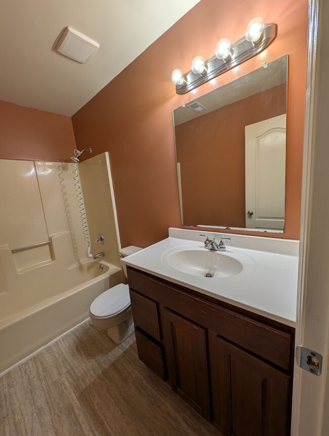 Building Photo - 4208 Chalet Cir NW