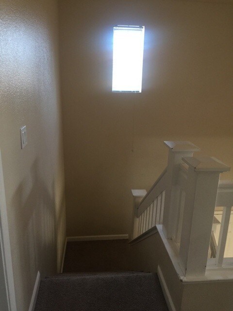 Building Photo - 2366 S Rock Creek Dr