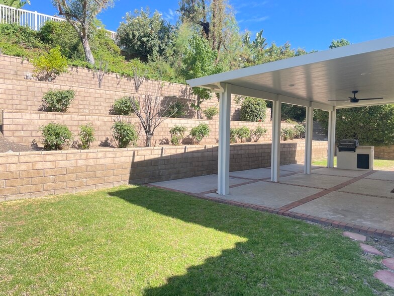 Building Photo - 5605 Vista Cantora