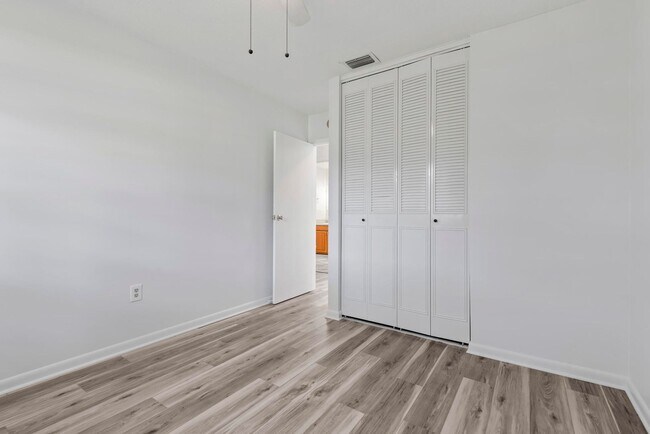 Building Photo - 1335 S Flagler Ave