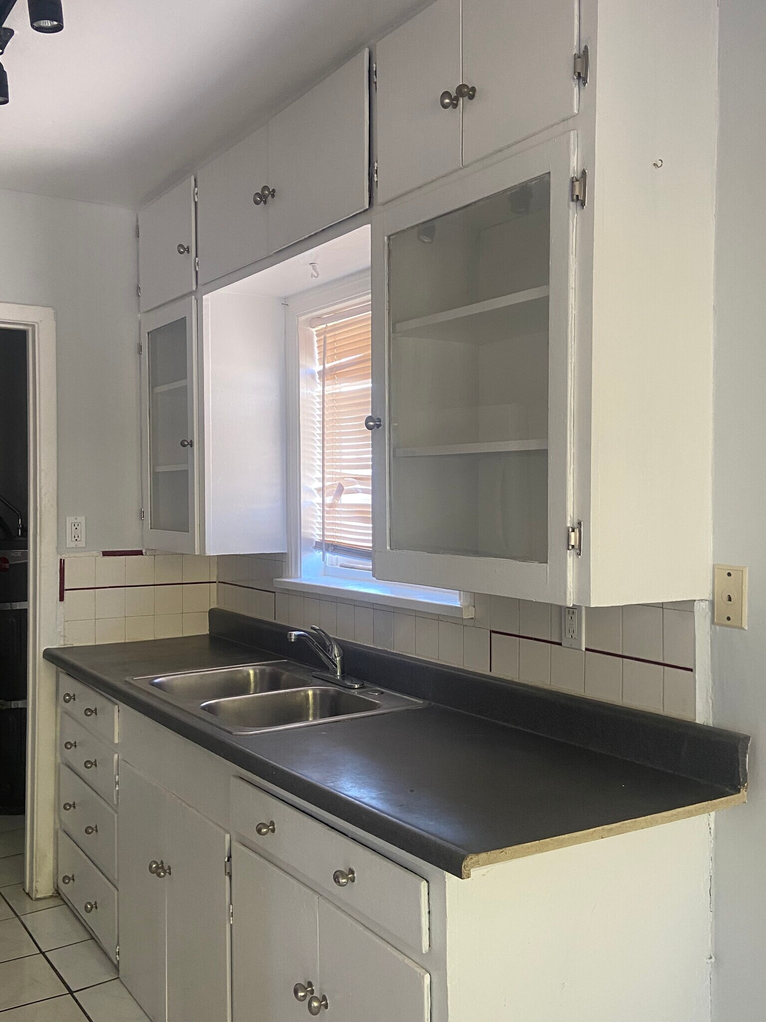 Building Photo - 1821 Jefferson St