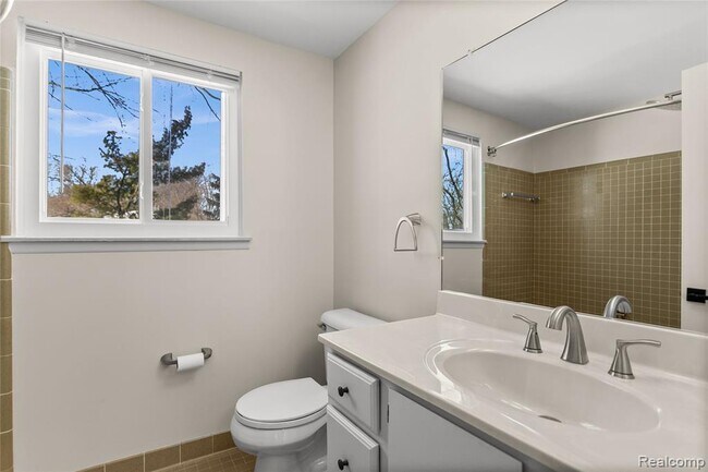 Building Photo - 3715 Ledge Dr