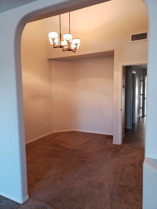 Building Photo - 3224 E Desert Cove Ave