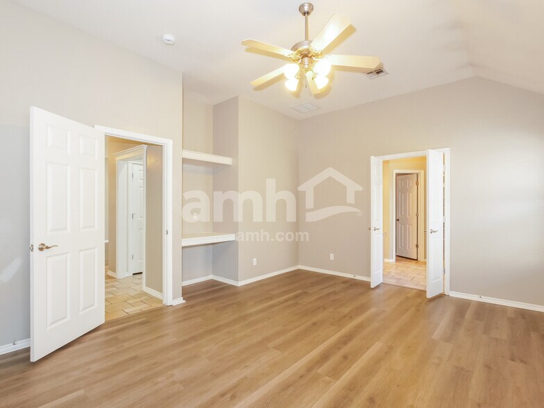 Building Photo - 17533 Zinc Dr