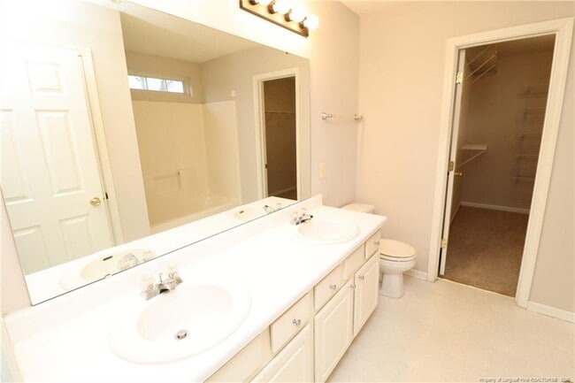 Building Photo - 100 Beverstone Dr