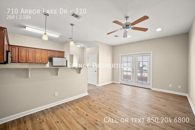 Building Photo - 722 Arbor Lake Dr
