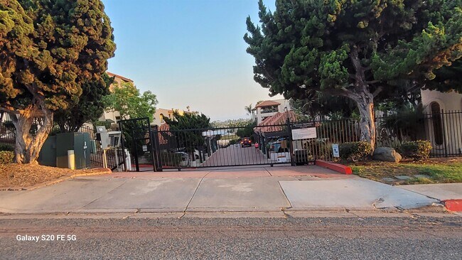 Building Photo - 2727 Morena Blvd
