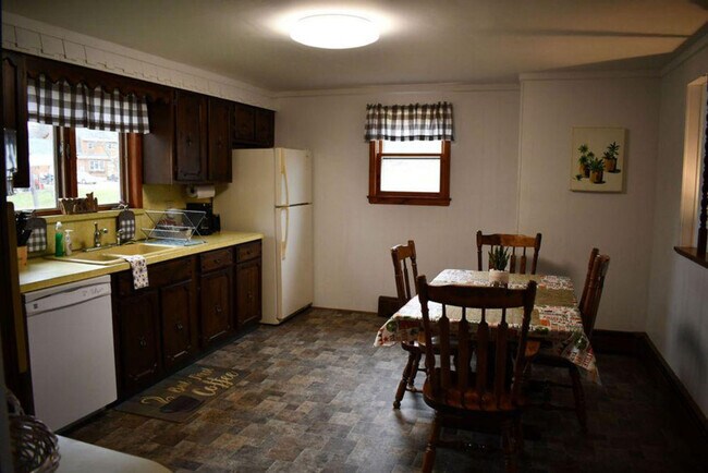 Building Photo - 45 Angel Brook Rd