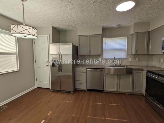 Building Photo - Remodeled house in Galloway