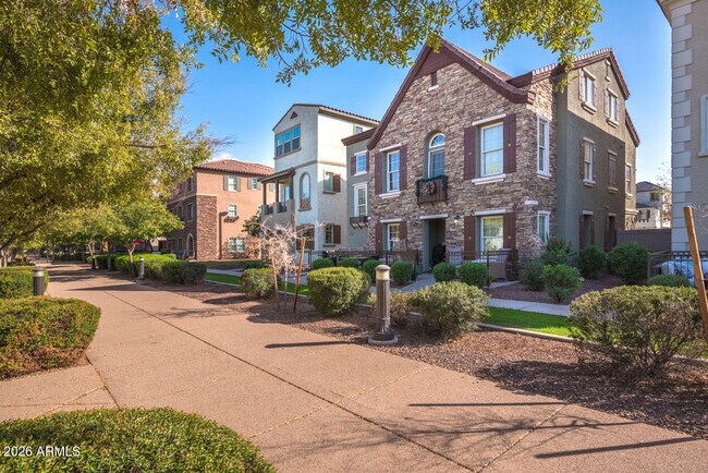 Building Photo - 1664 E Bridgeport Pkwy