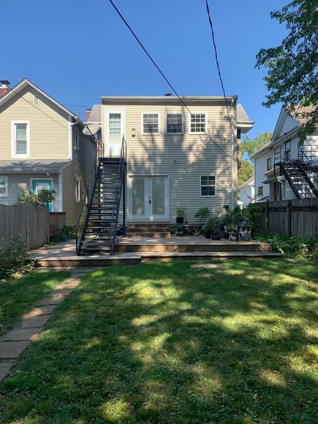 Building Photo - 176 1/2-505-502 Clinton St