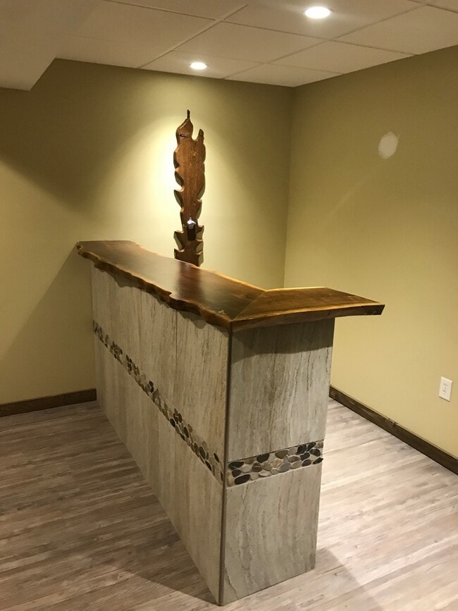 Building Photo - Beautiful State College townhouse available June!