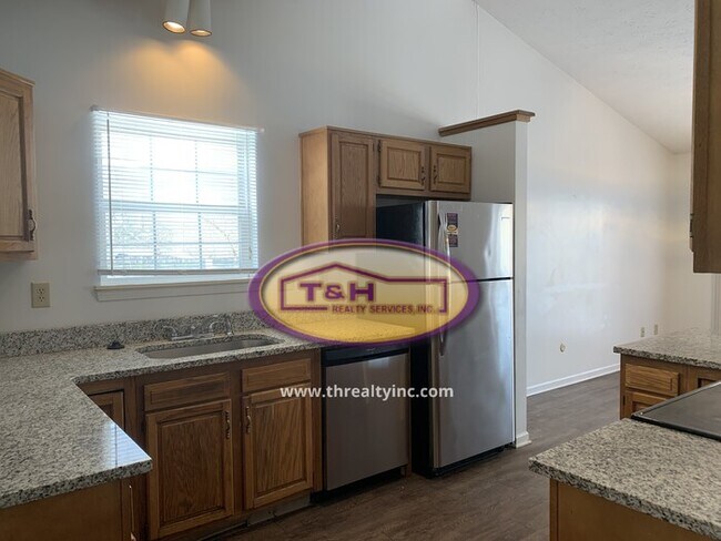 Building Photo - Lovely Pike Township Ranch!