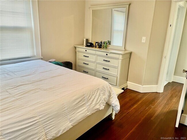 Building Photo - 231 Nichols Ave