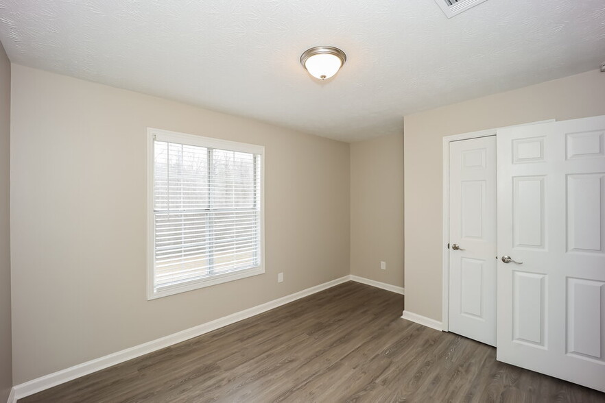 Building Photo - 576 Flint Ridge Ct