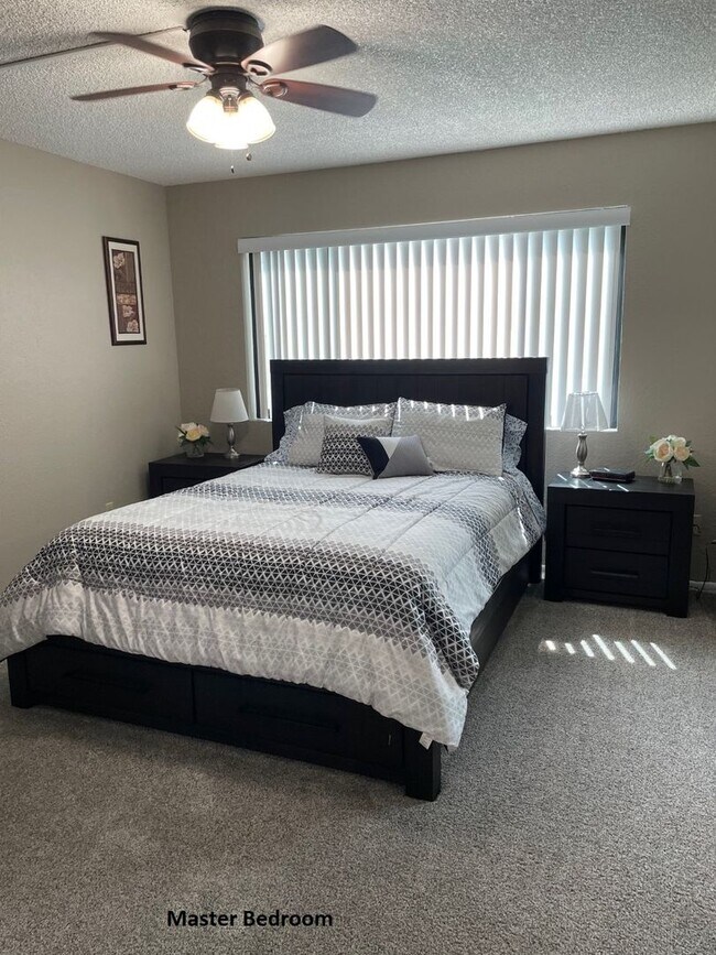 Building Photo - Available May 1st, 2026! Furnished, ground floor unit!