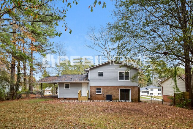 Building Photo - 8283 Brittany Ln