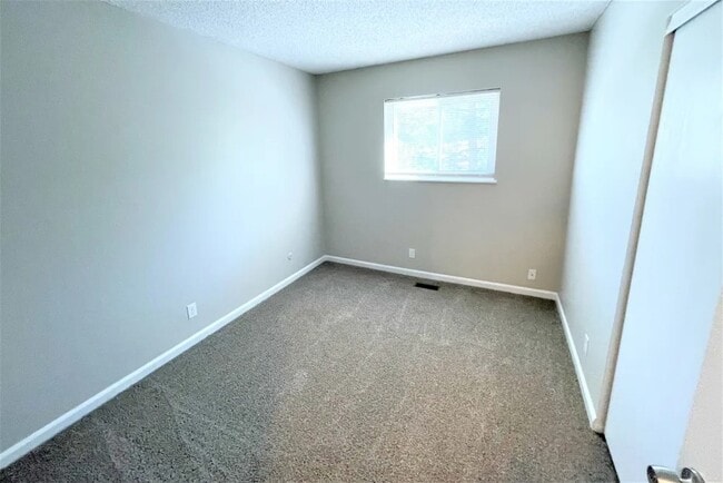 Building Photo - 15807 E Oxford Ave