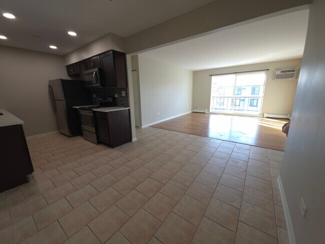 Building Photo - 1667 Kiowa Cir