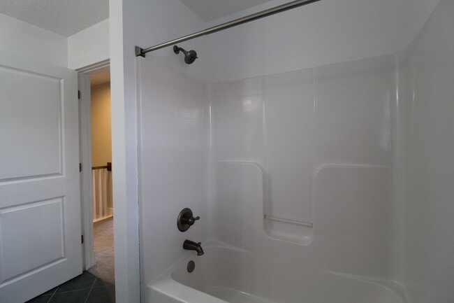 Building Photo - 3 Bedroom 2.5 Bath In Kansas City, Kansas
