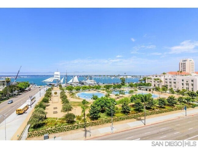 Building Photo - 1431 Pacific Hwy