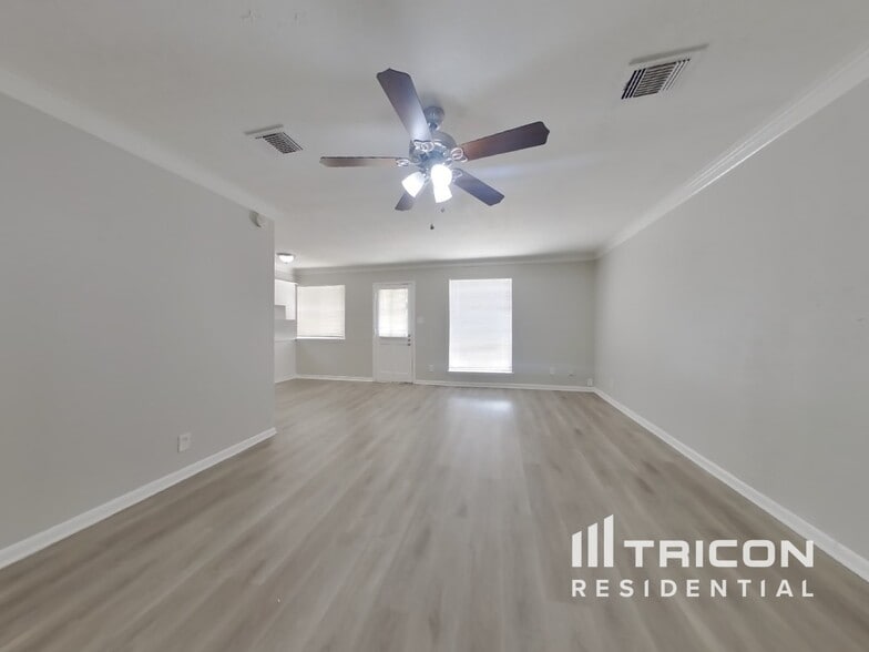 Building Photo - 24122 Spring Mill Ln