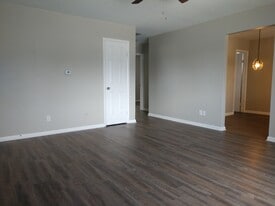 Building Photo - 624 Taylor St