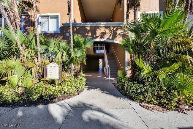 Building Photo - 1830 Florida Club Cir
