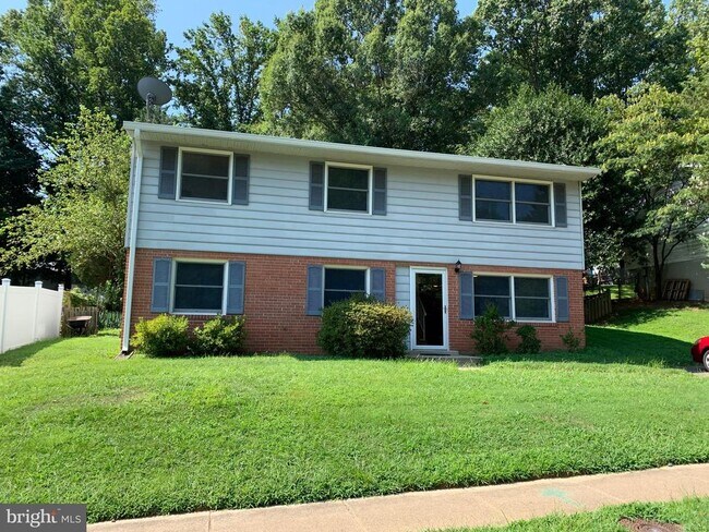 Building Photo - 4634 Evansdale Rd