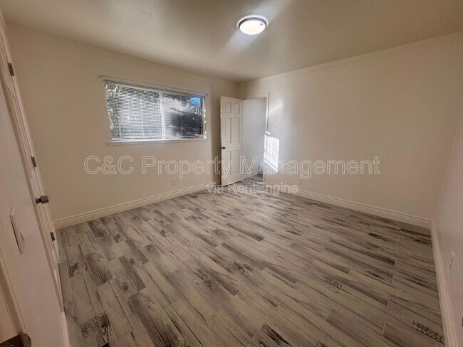 Building Photo - 801 Wainwright St