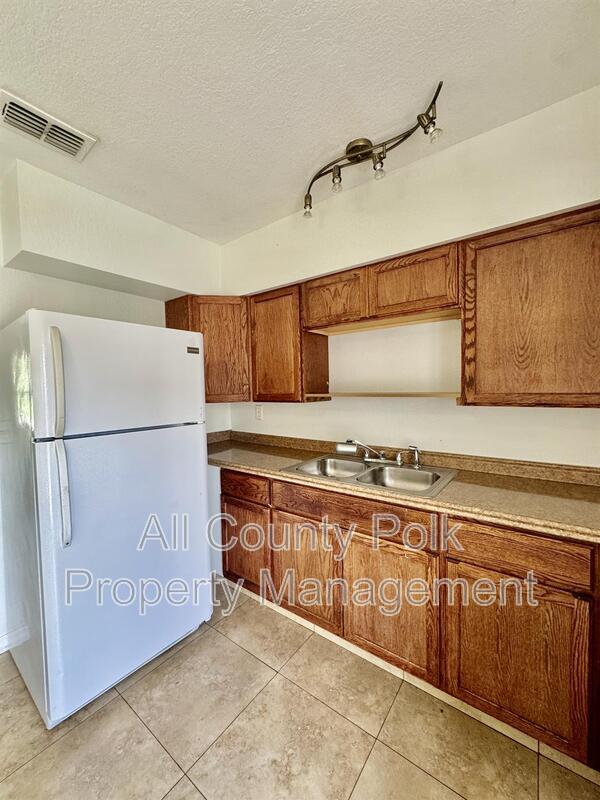 Building Photo - 2415 S Crystal Lake Dr