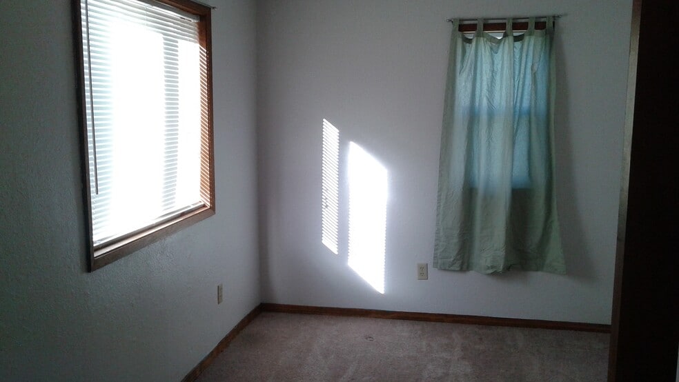 Bedroom can fit up to a queen size bed. Has one closet. - 3217 N Smith