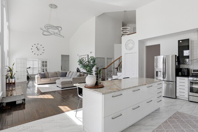 Building Photo - 1260 White Chapel Ln