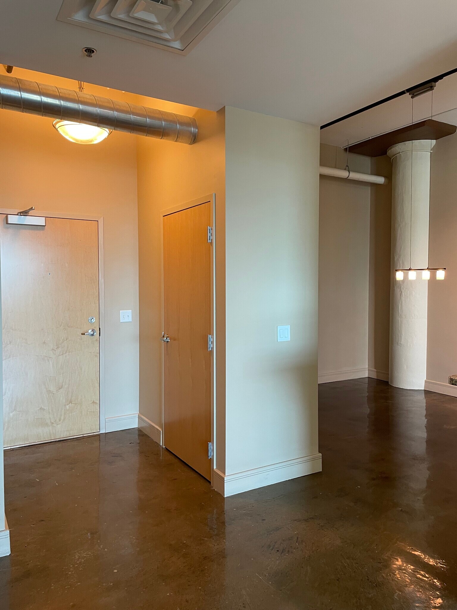 Entrance & dining room - 95 Perry St