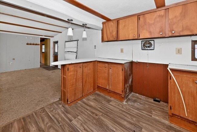 Building Photo - 1305 Ridge Cir