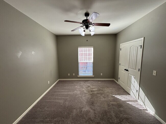 Building Photo - 241 Veritas Dr